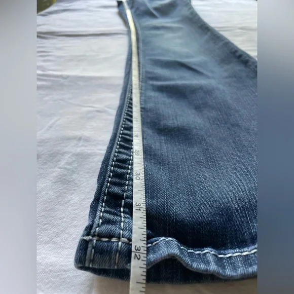 Ariat Women's REAL Mid Rise Stretch Entwined Boot Cut Western Denim Jeans - Picture 12 of 13